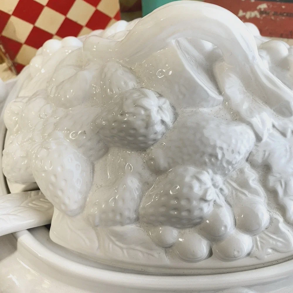 VTG Gibson Soup Tureen Lid Ladle Embossed Fruit Soup Vegetable Bowl Leaf EUC 90s